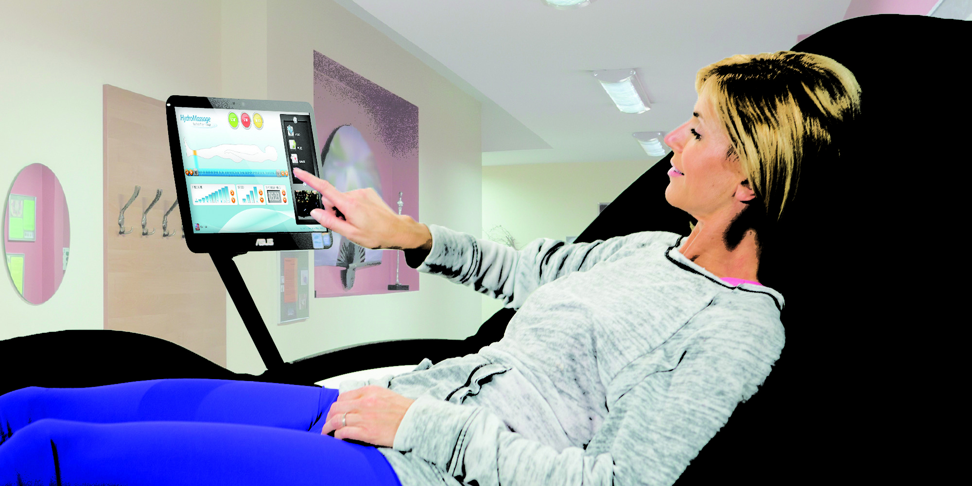 Hydromassage-lounge-woman1 Hydromassage-lounge-woman1